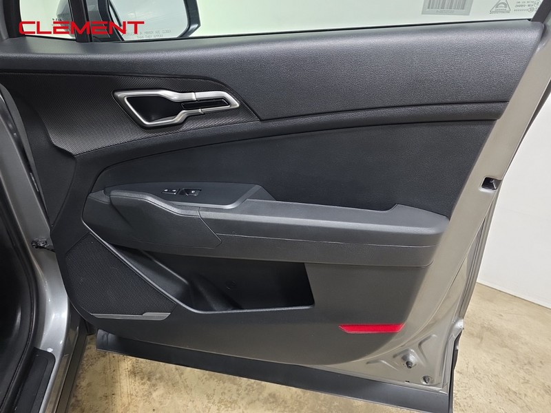 Kia Sportage Vehicle Full-screen Gallery Image 31