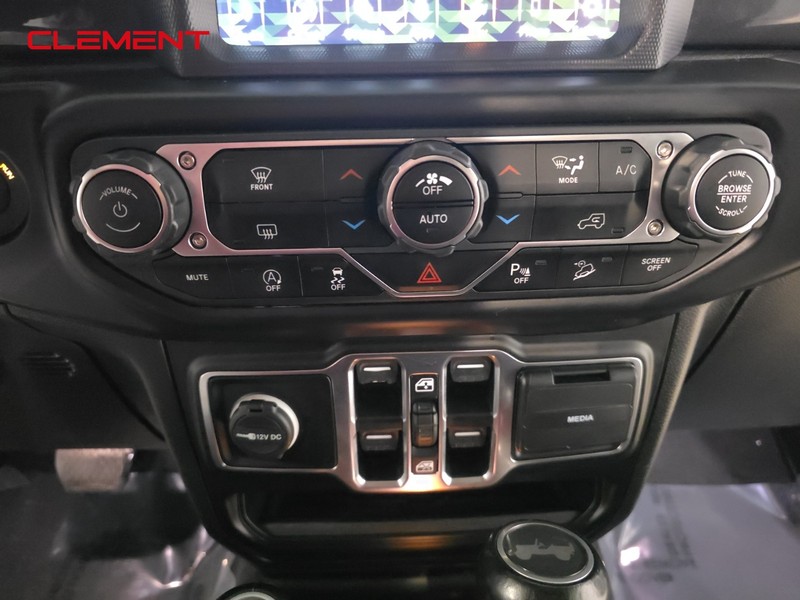 Jeep Wrangler Unlimited Vehicle Full-screen Gallery Image 21