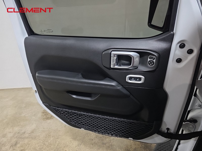 Jeep Wrangler Unlimited Vehicle Full-screen Gallery Image 24