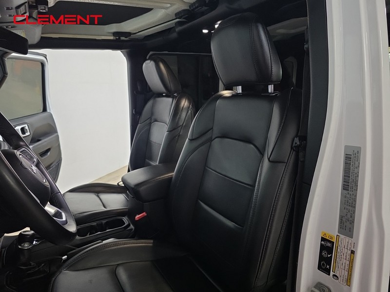 Jeep Wrangler Unlimited Vehicle Full-screen Gallery Image 26