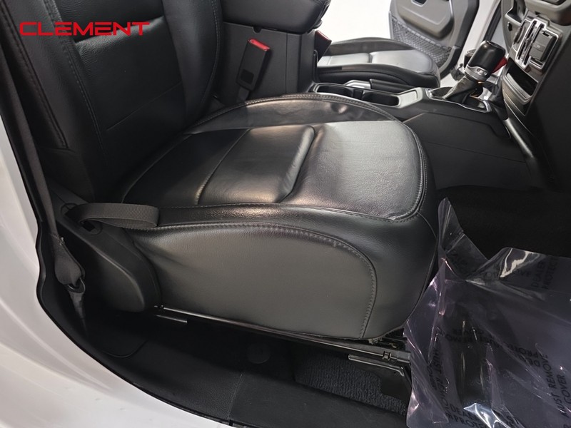 Jeep Wrangler Unlimited Vehicle Full-screen Gallery Image 29