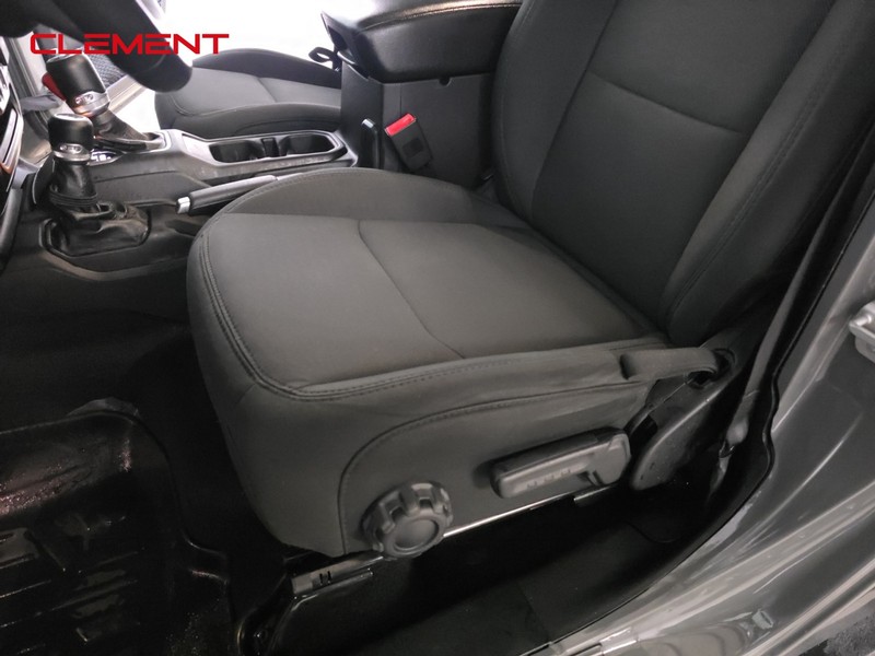 Jeep Wrangler Unlimited Vehicle Image 21