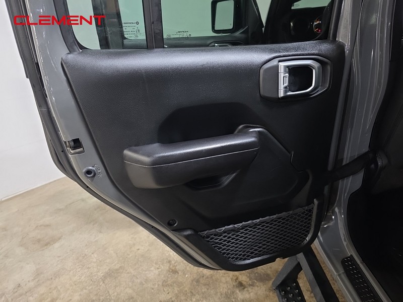 Jeep Wrangler Unlimited Vehicle Image 23