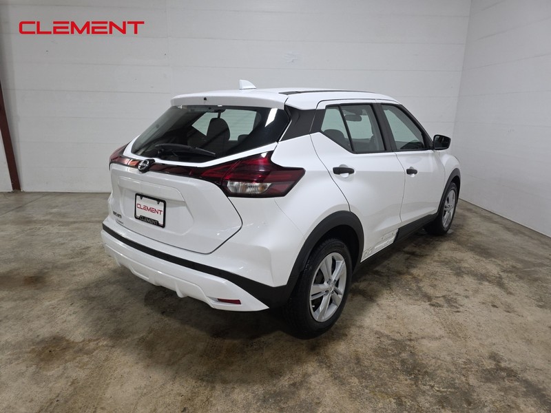 Nissan Kicks Vehicle Image 04