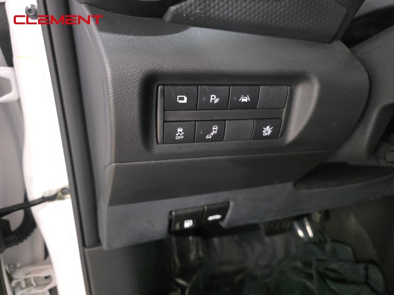 Nissan Kicks Vehicle Image 10