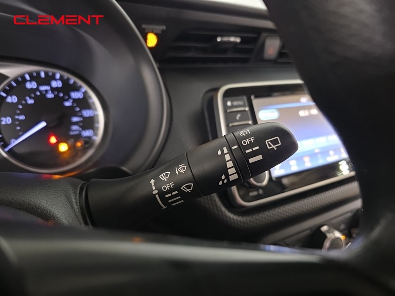 Nissan Kicks Vehicle Image 14