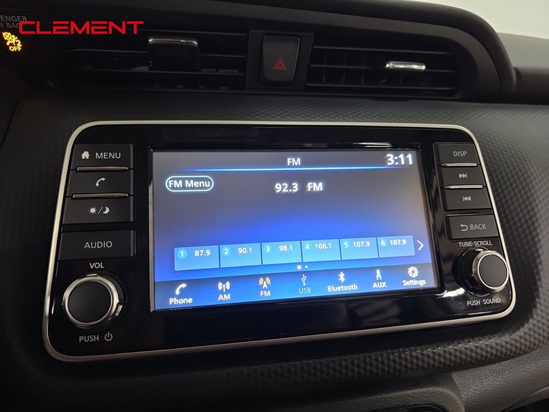 Nissan Kicks Vehicle Image 16