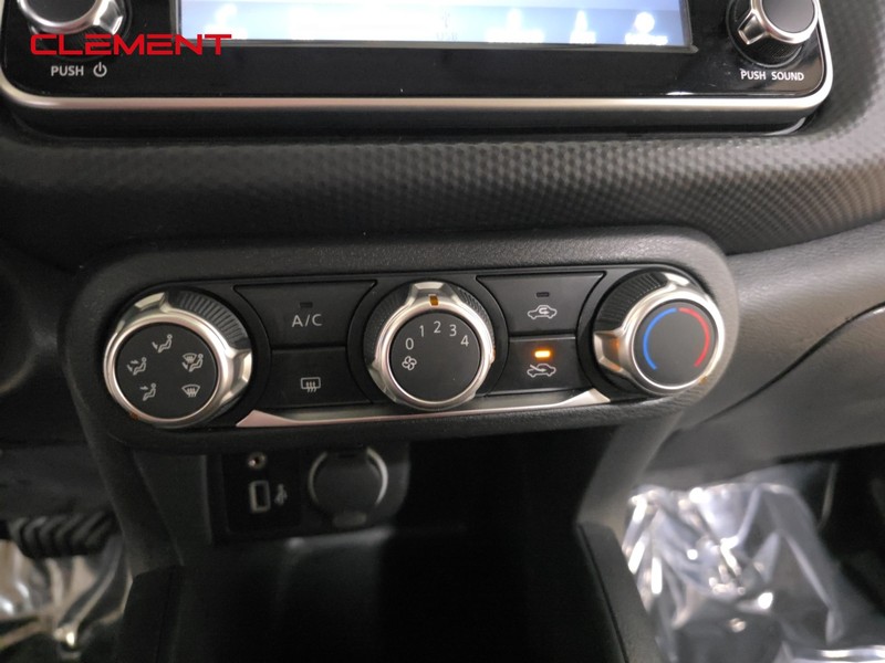 Nissan Kicks Vehicle Image 18