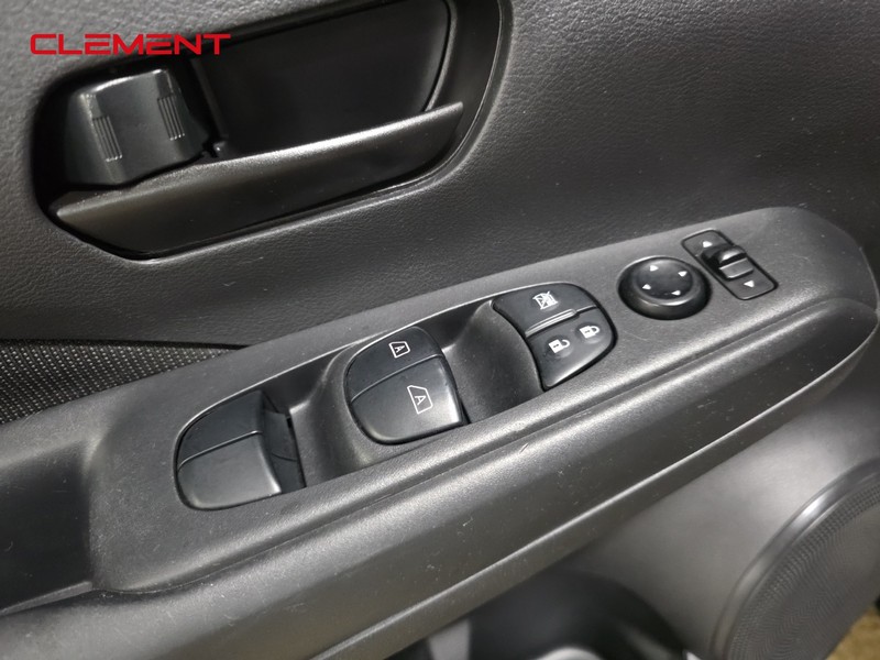 Nissan Kicks Vehicle Image 21