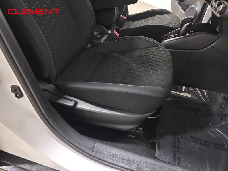 Nissan Kicks Vehicle Image 28