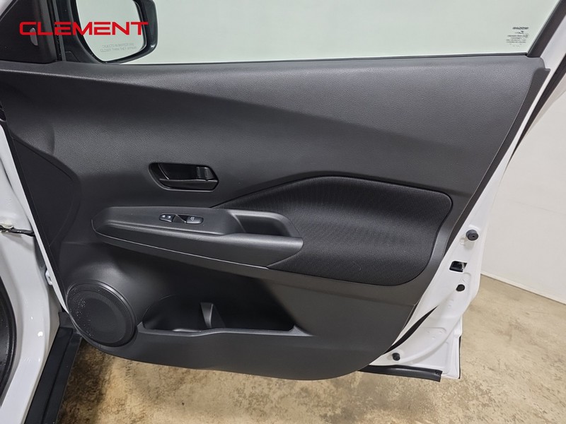 Nissan Kicks Vehicle Image 30