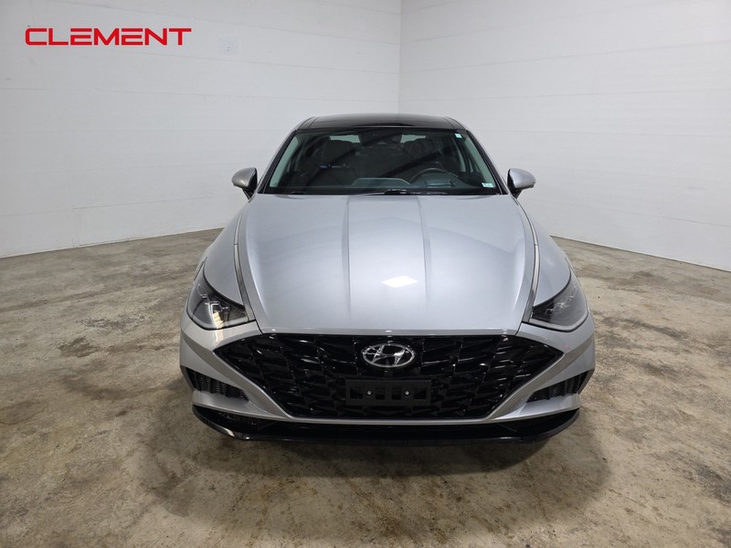 Hyundai Sonata Vehicle Image 02