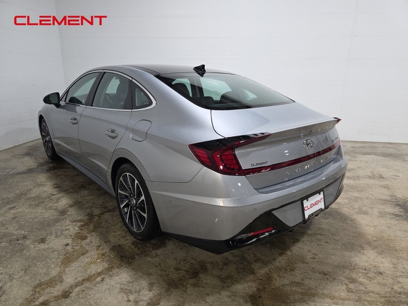 Hyundai Sonata Vehicle Image 08