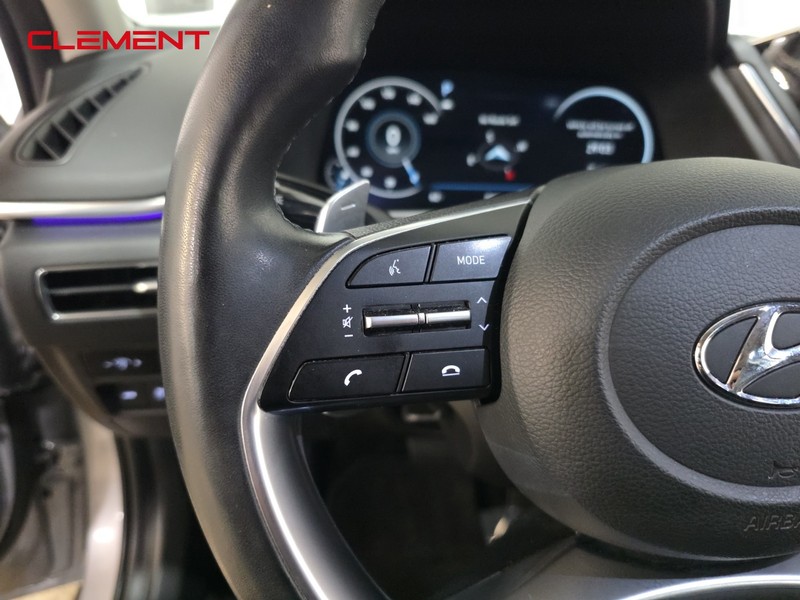 Hyundai Sonata Vehicle Image 12