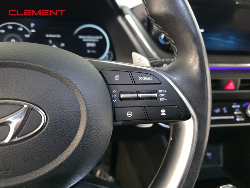 Hyundai Sonata Vehicle Image 13