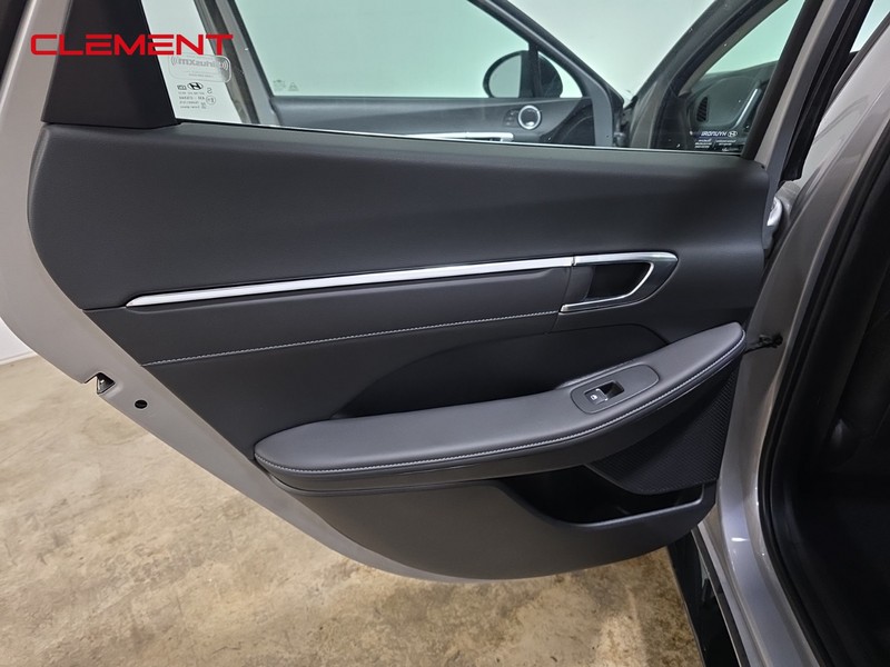 Hyundai Sonata Vehicle Image 29