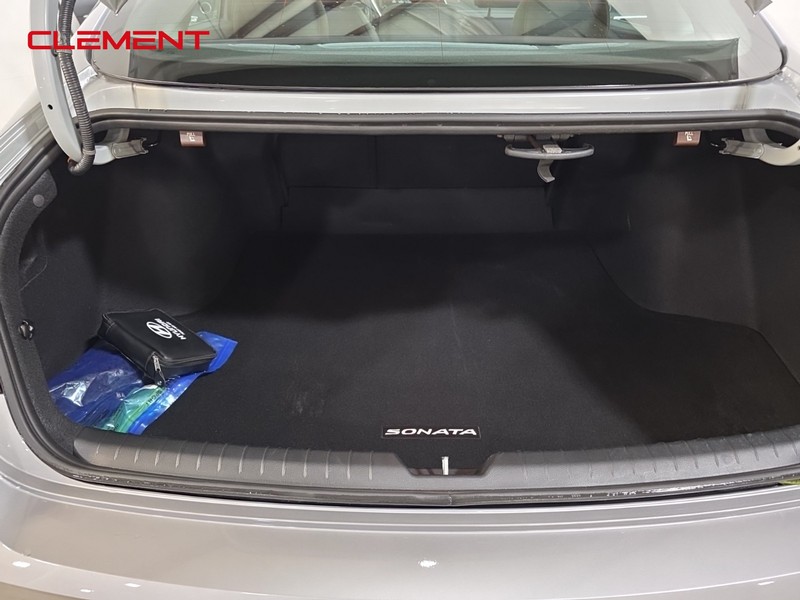 Hyundai Sonata Vehicle Image 33