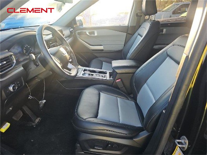 Ford Explorer Vehicle Image 03