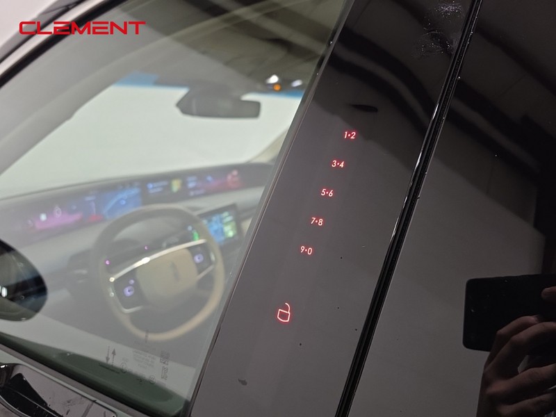 Lincoln Nautilus Vehicle Image 09