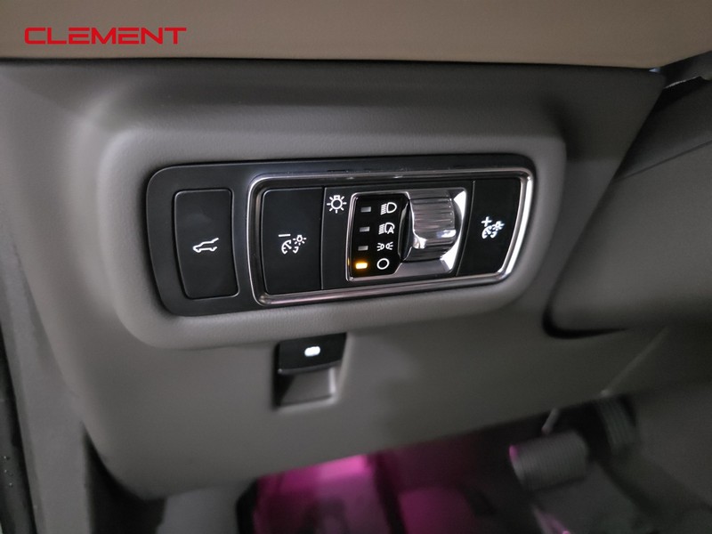 Lincoln Nautilus Vehicle Image 12