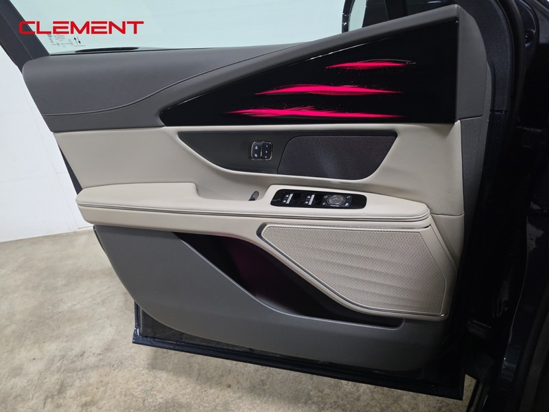 Lincoln Nautilus Vehicle Image 26