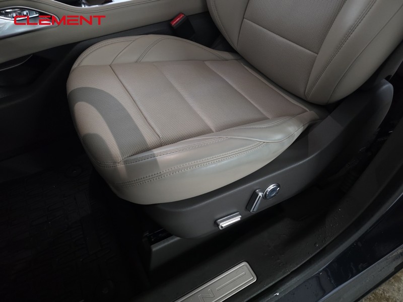 Lincoln Nautilus Vehicle Image 27