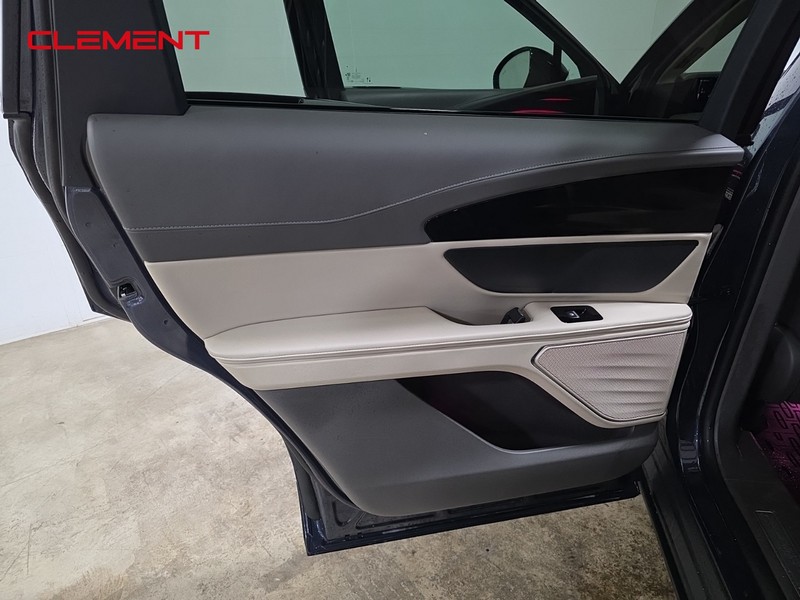 Lincoln Nautilus Vehicle Image 29