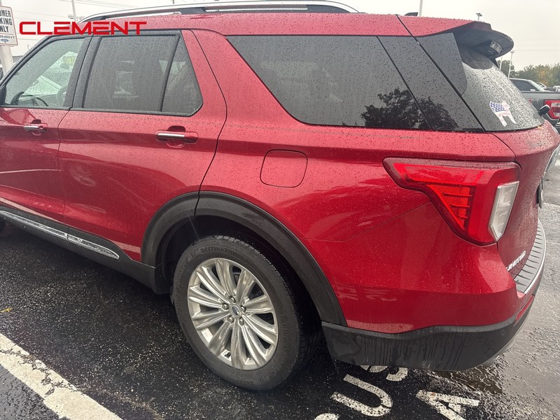Ford Explorer Vehicle Image 02