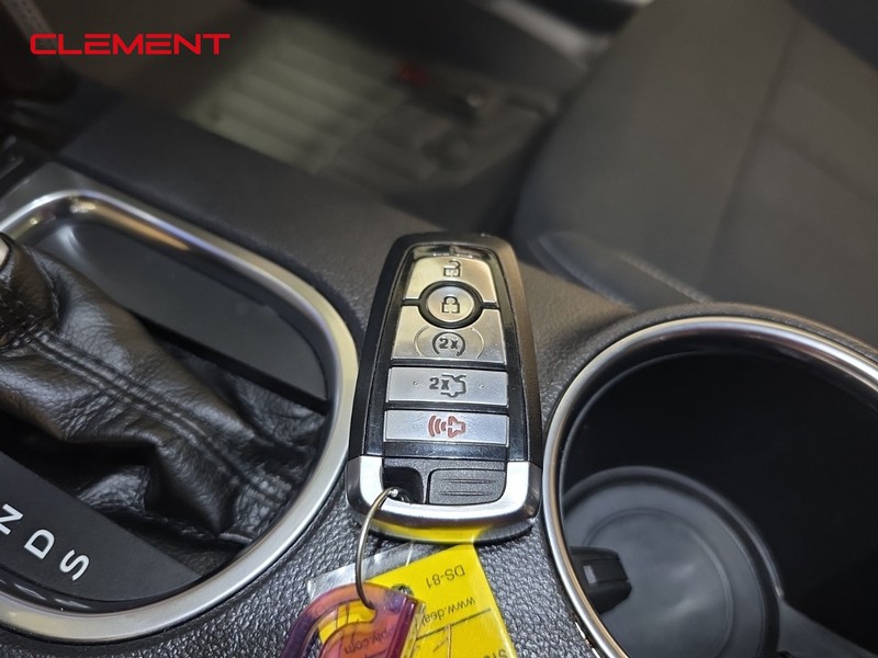 Ford Mustang Vehicle Image 19