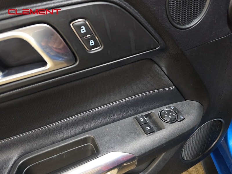 Ford Mustang Vehicle Image 21