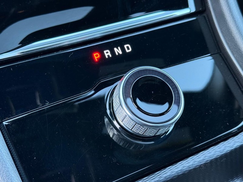 Jeep Grand Cherokee Vehicle Full-screen Gallery Image 14