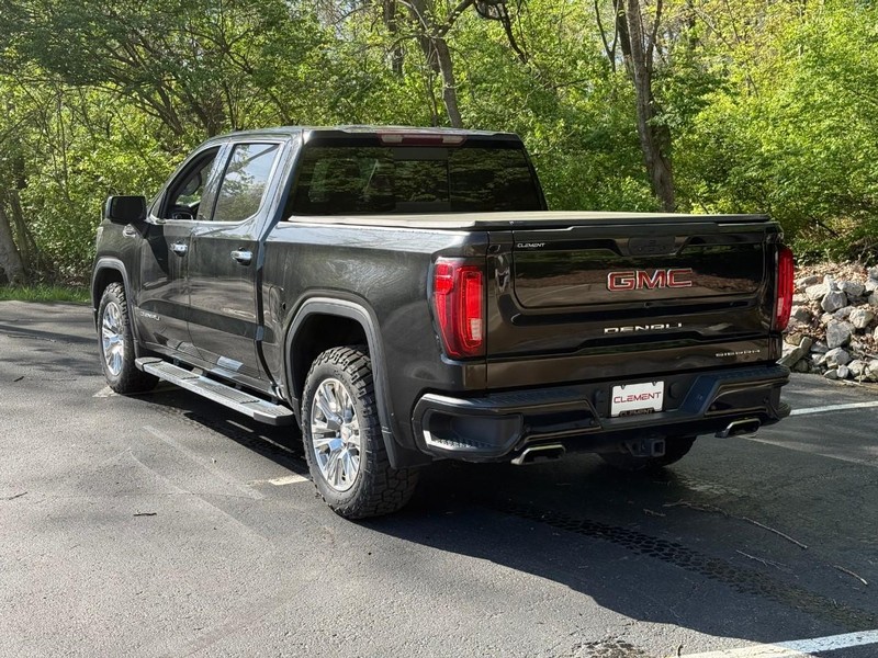 GMC Sierra 1500 Vehicle Full-screen Gallery Image 3