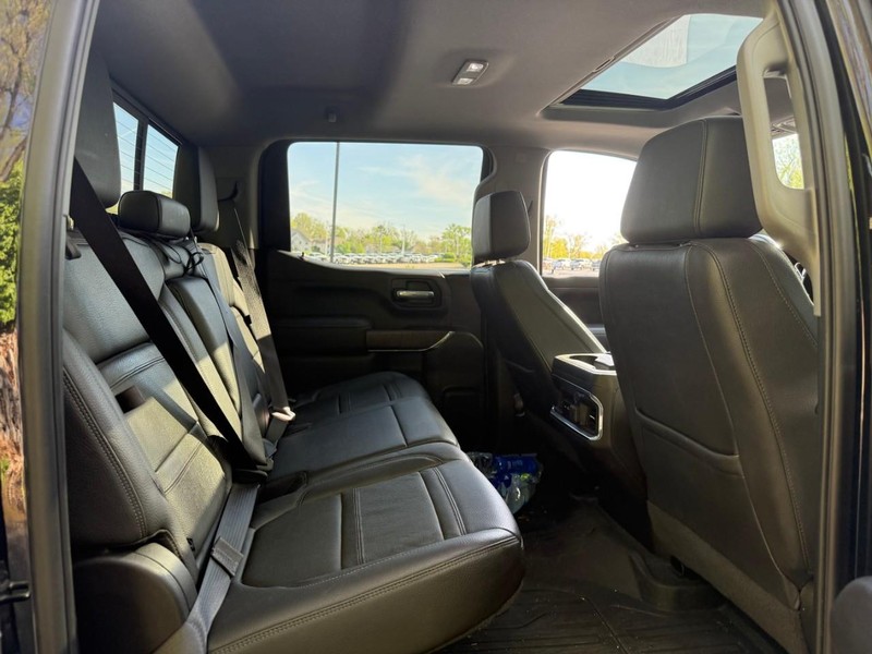 GMC Sierra 1500 Vehicle Full-screen Gallery Image 11