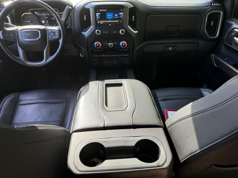GMC Sierra 1500 Vehicle Full-screen Gallery Image 12