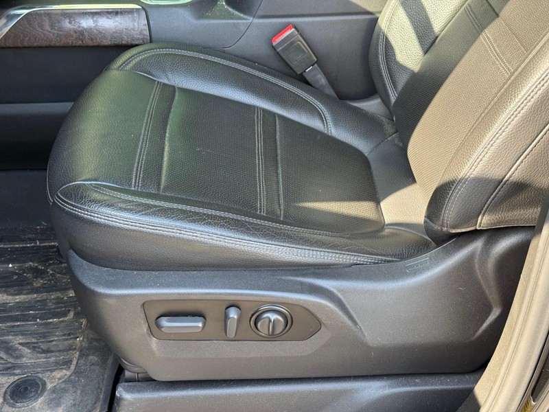 GMC Sierra 1500 Vehicle Full-screen Gallery Image 19