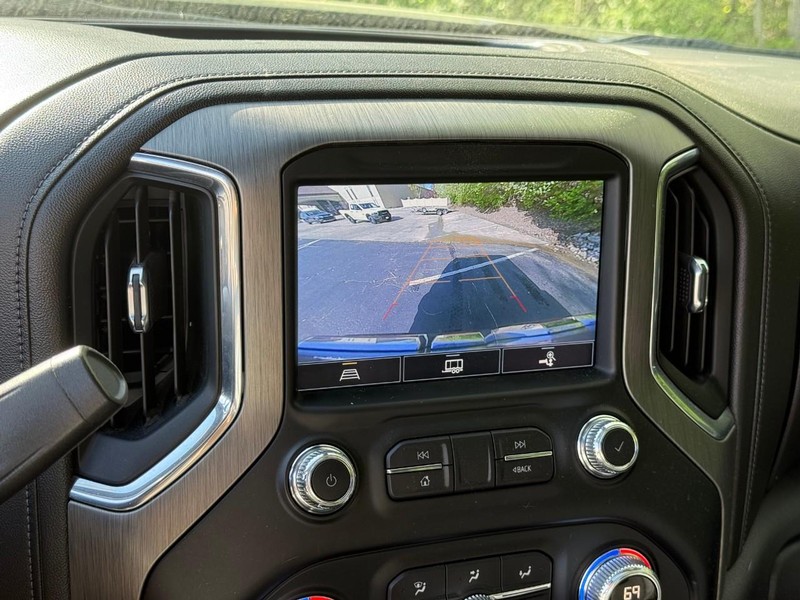GMC Sierra 1500 Vehicle Full-screen Gallery Image 25