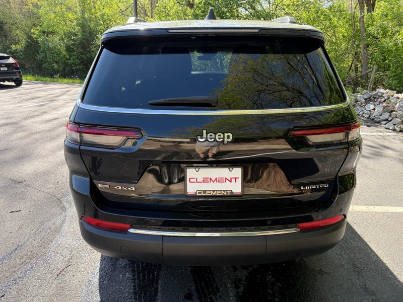Jeep Grand Cherokee L Vehicle Full-screen Gallery Image 7