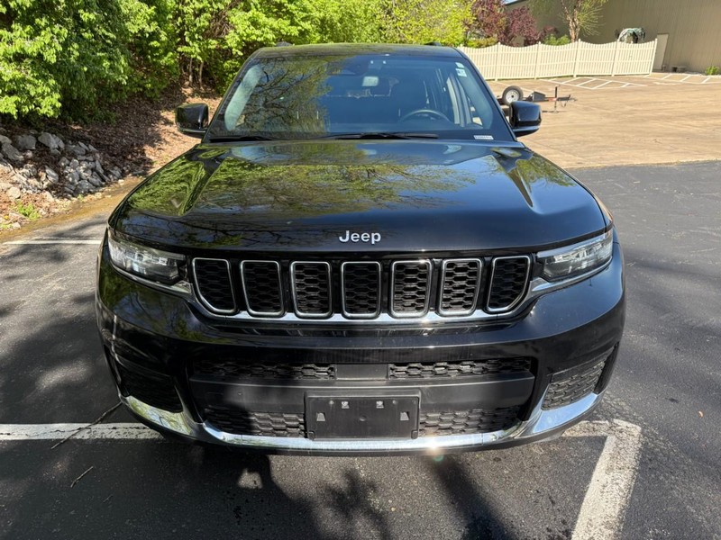 Jeep Grand Cherokee L Vehicle Full-screen Gallery Image 10