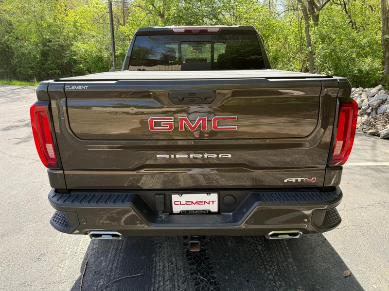 GMC Sierra 1500 Vehicle Full-screen Gallery Image 7