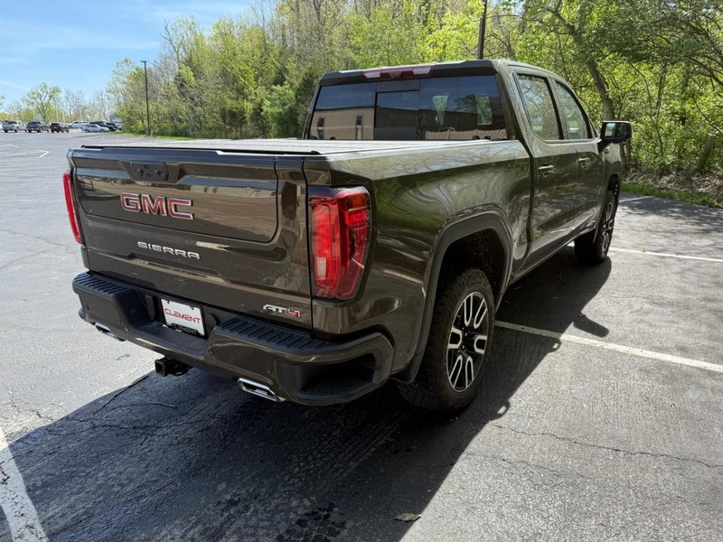 GMC Sierra 1500 Vehicle Full-screen Gallery Image 8