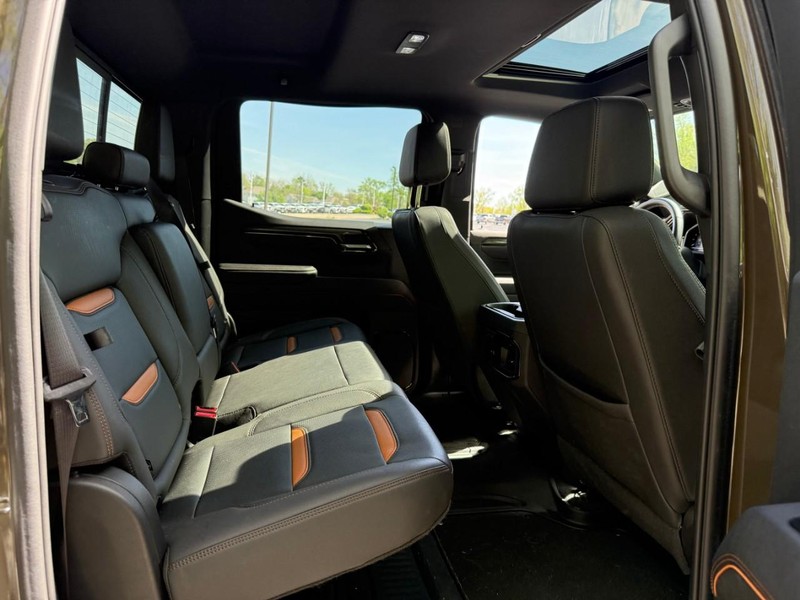 GMC Sierra 1500 Vehicle Full-screen Gallery Image 11