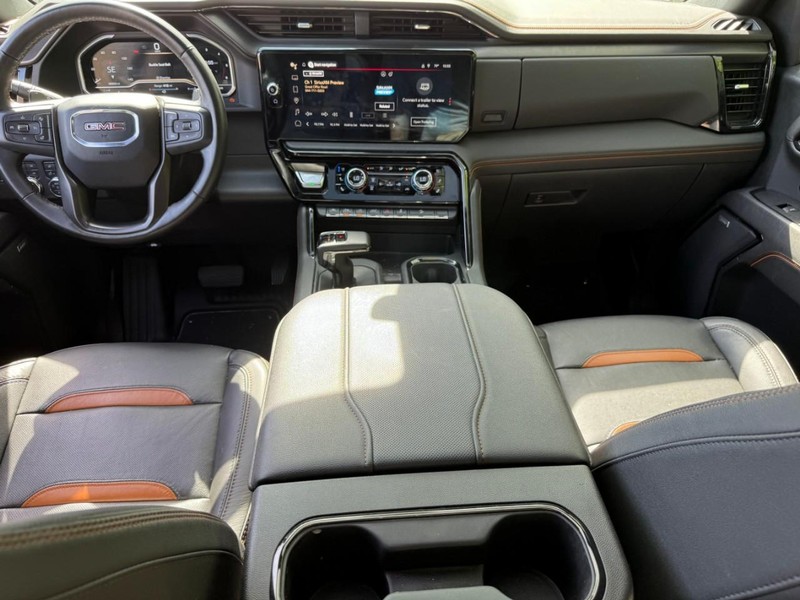 GMC Sierra 1500 Vehicle Full-screen Gallery Image 12
