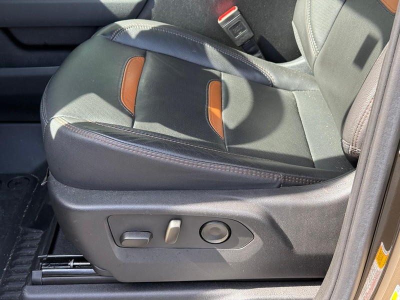 GMC Sierra 1500 Vehicle Full-screen Gallery Image 19