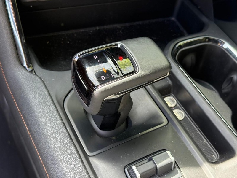 GMC Sierra 1500 Vehicle Full-screen Gallery Image 23