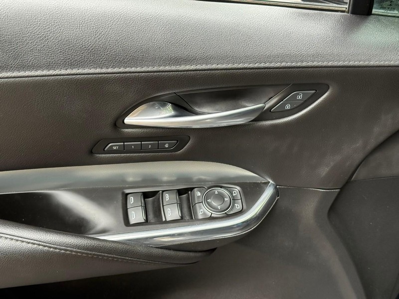 Cadillac XT4 Vehicle Full-screen Gallery Image 17