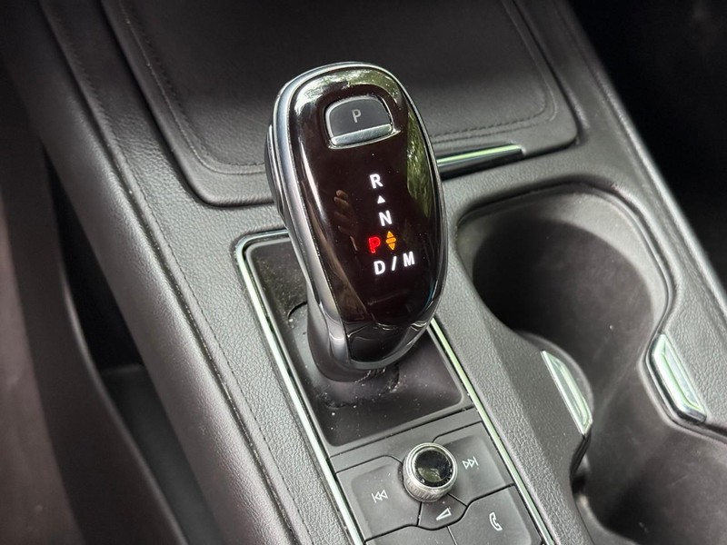 Cadillac XT4 Vehicle Full-screen Gallery Image 24