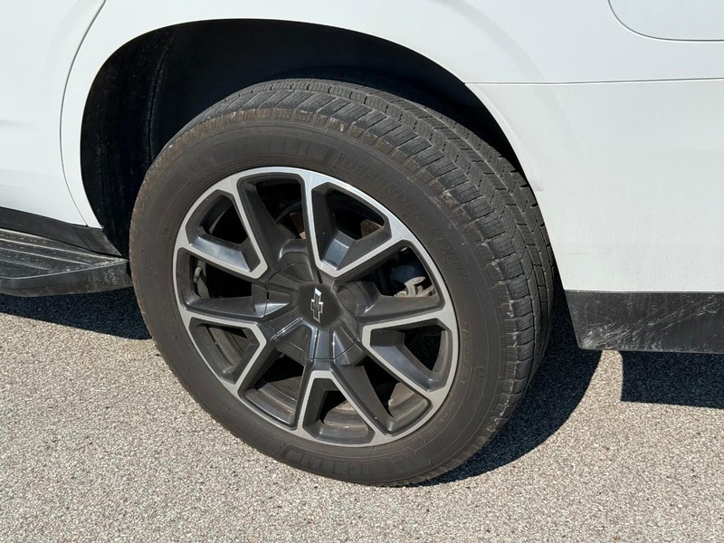 Chevrolet Tahoe Vehicle Full-screen Gallery Image 4