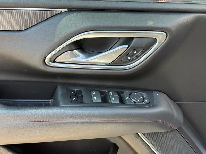 Chevrolet Tahoe Vehicle Full-screen Gallery Image 15