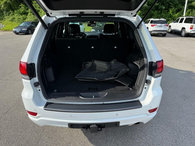 Jeep Grand Cherokee Vehicle Full-screen Gallery Image 5