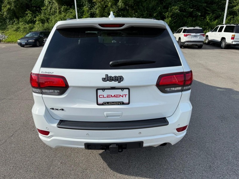 Jeep Grand Cherokee Vehicle Full-screen Gallery Image 6
